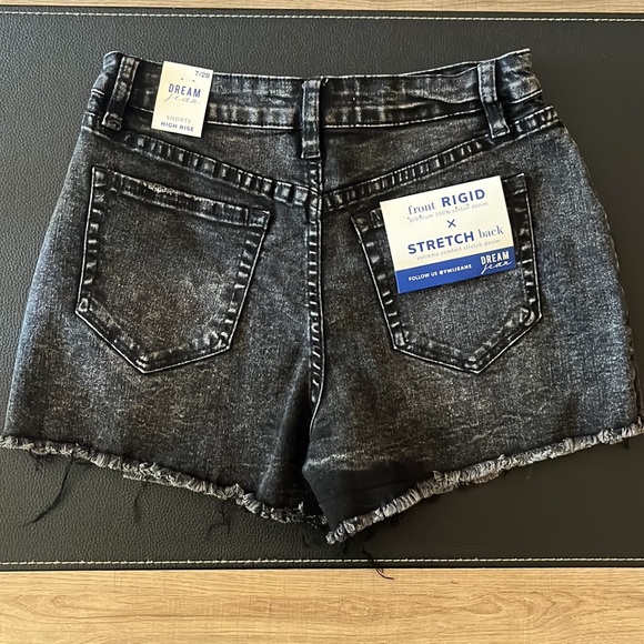 Black Acid Wash Distressed Shorts- High Rise
Button fly, stretch.
Brand: YMI - Picture 3 of 7